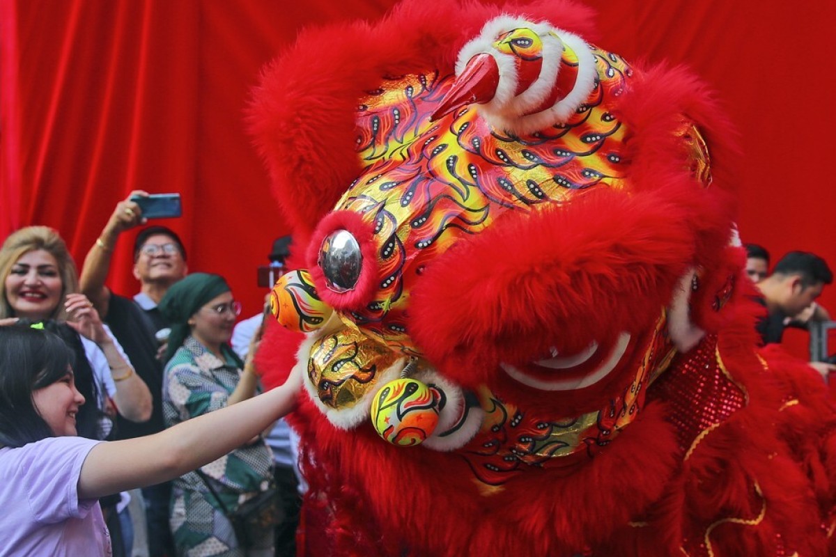 Lunar New Year Lions Aren T Native To China So Where Did The Traditional Lion Dance Come From South China Morning Post Singapore chin woo northern lion / flag dance opening performance at shanghai chin woo 100th aniversary celebration. lunar new year lions aren t native to