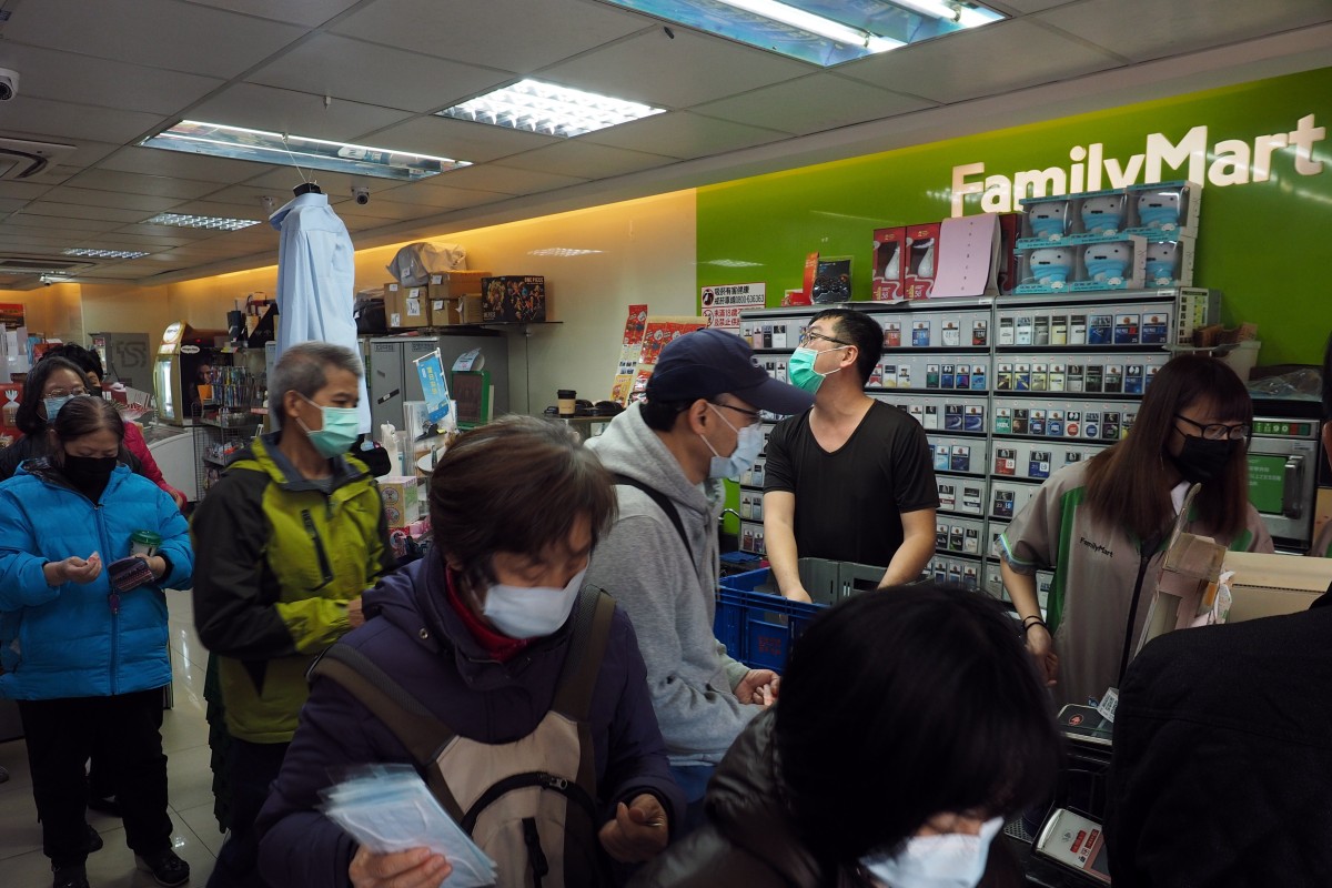 Taiwan melaporkan hanya 10 kasus di negaranya yang terjangkit virus corona. Namun virus musiman flu babi atau H1N1 telah menewaskan 56 orang.