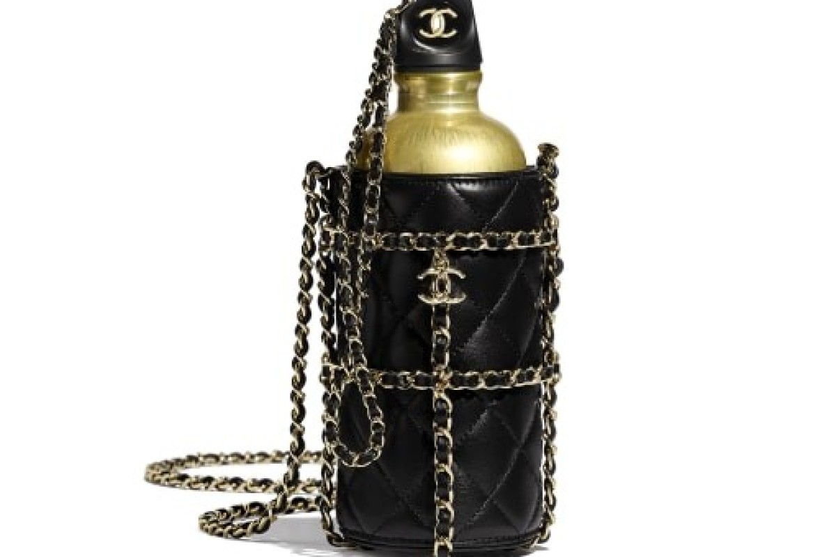 chanel quilted bag gold chain
