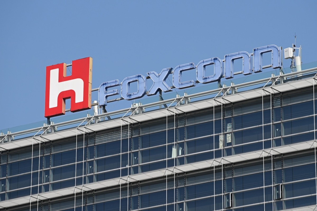 Apple Supplier Foxconn Resumes Some Production At Its Main China Iphone Site South China Morning Post