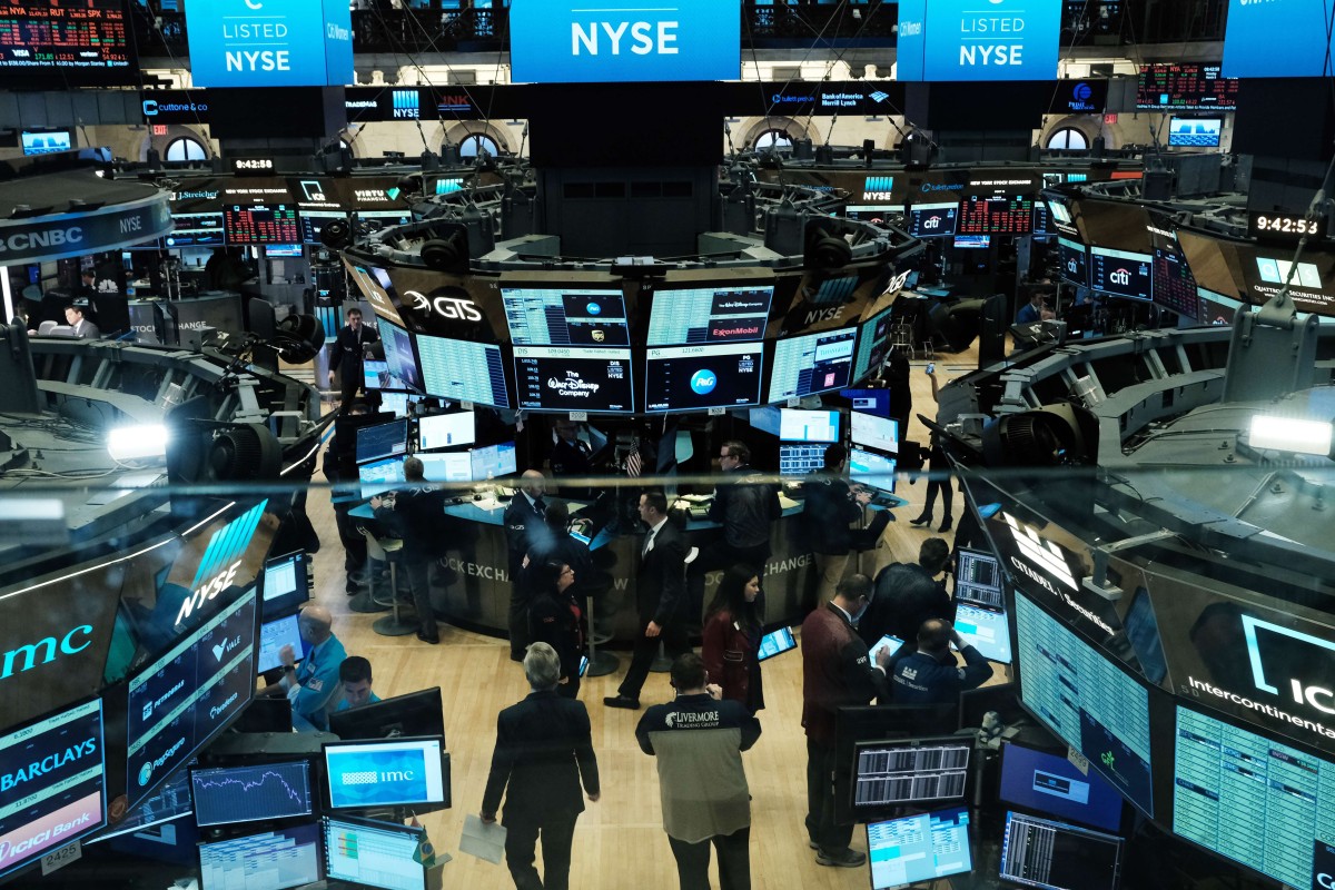 Trading at New York Stock Exchange halted for 15 minutes after S&P