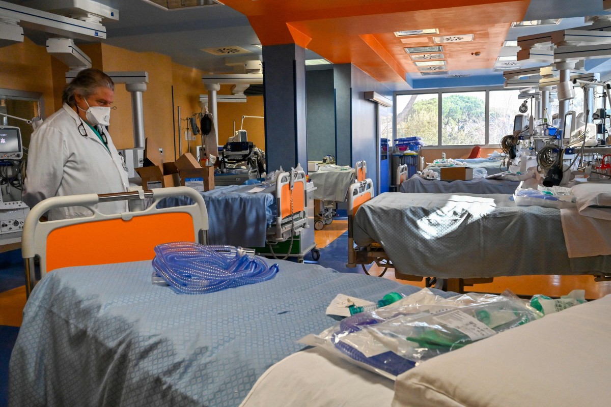 A doctor tours an intensive care unit for Covid-19 cases at a hospital in Rome. Photo: AFP