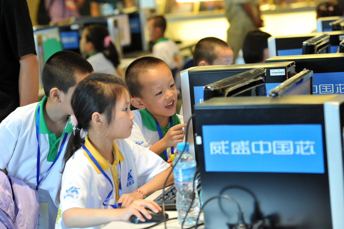 Chinese children attend a computer class in Beijing to learn how to properly use the internet. Those in poorer parts of the country lack sufficient access to the internet, as the switch to online teaching during the coronavirus outbreak in China showed. Photo: AFP