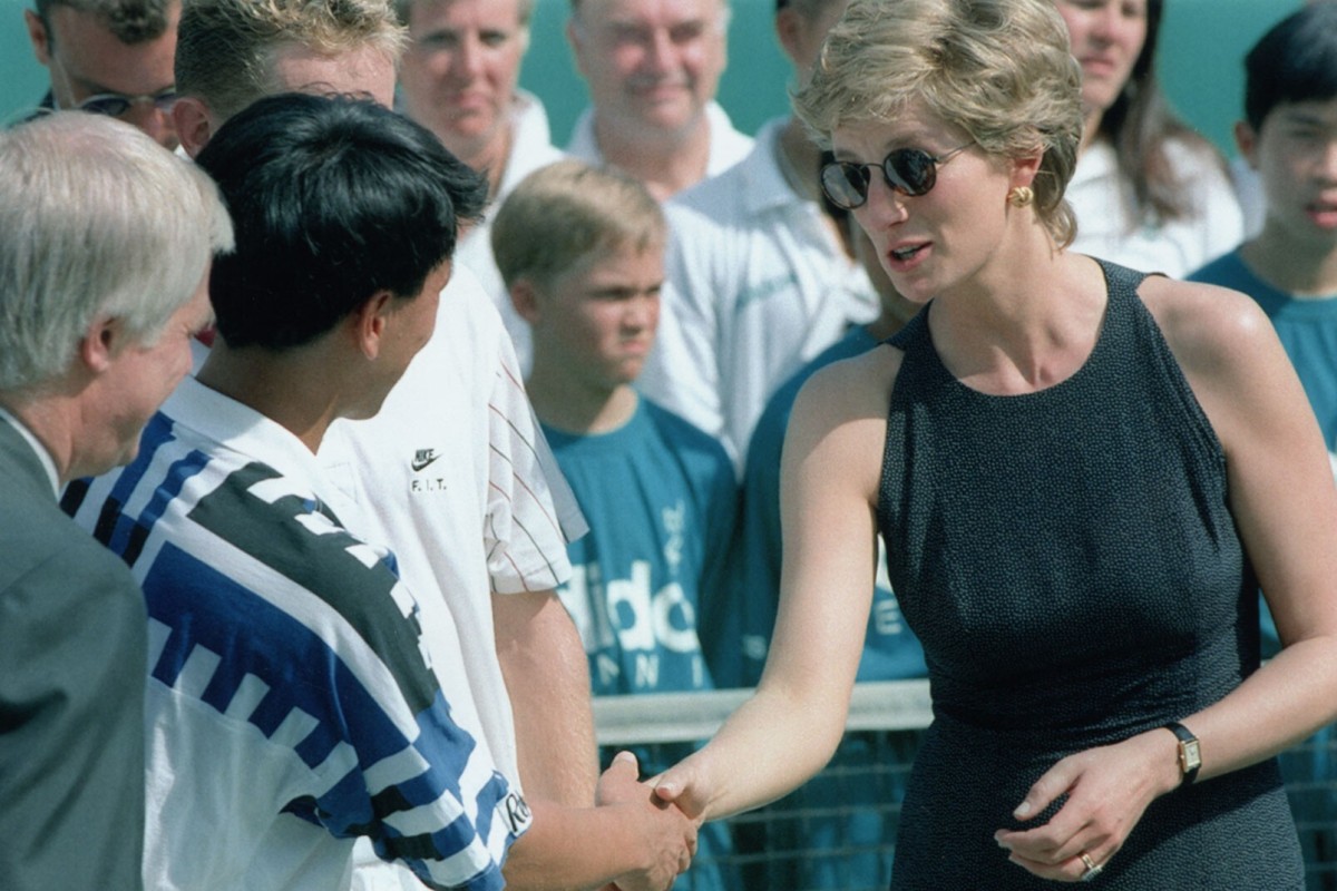 Princess Diana shakes hands with Michael Chang after he won the Salem Hong Kong Open tennis tournament in April 1995. Photo: SCMP