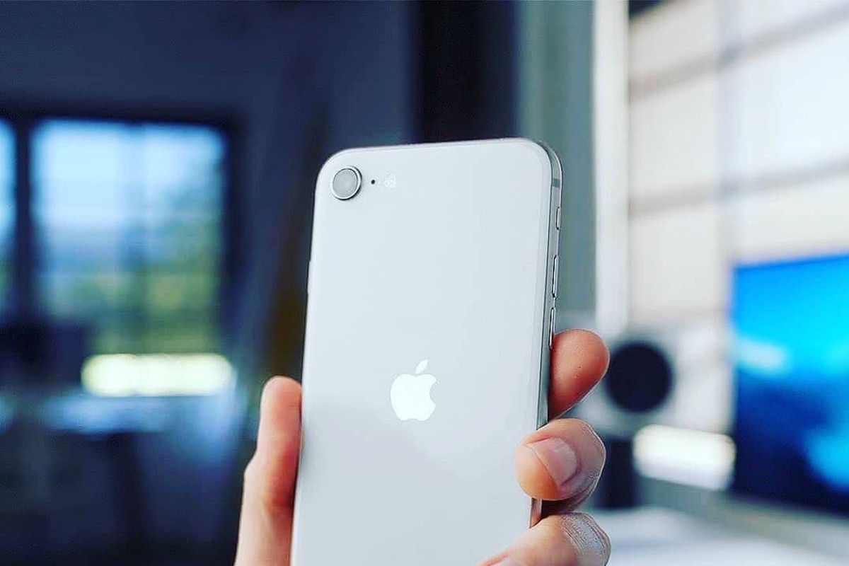 Apple's new iPhone SE has a 4.7-inch screen and starts at US$400, making it the company's smallest and least expensive smartphone. Photo: Handout