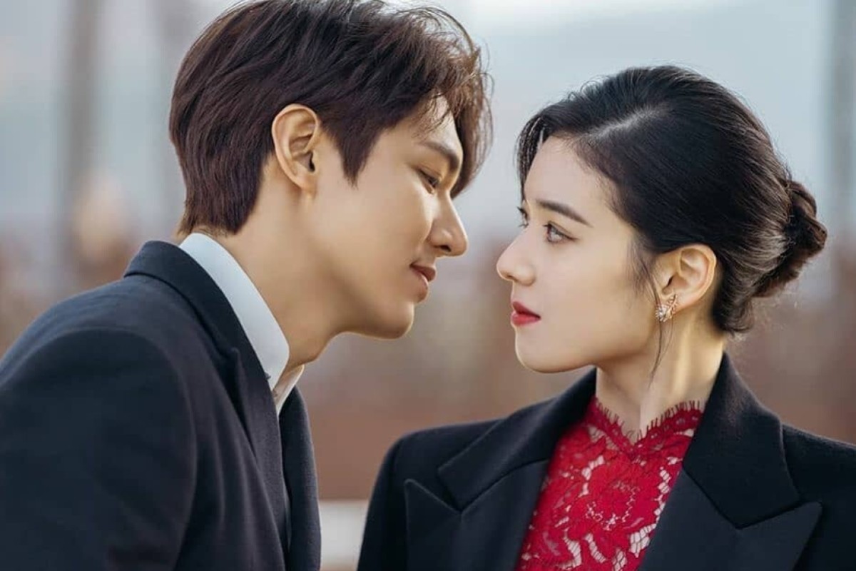 K Drama Fashion The Jewellery Son Ye Jin Jung Eun Chae And More Korean Stars Are Wearing In Hit Korean Dramas South China Morning Post romantic comedy a renowned chef of a big hotel finds himself working in a small chinese restaurant after. the jewellery son ye jin jung eun chae