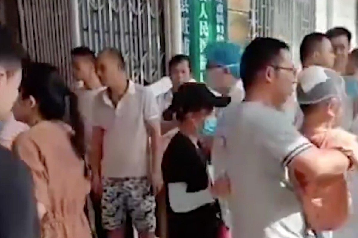 Ataque na China: 39 crianças e funcionários são esfaqueados em escola primária 1