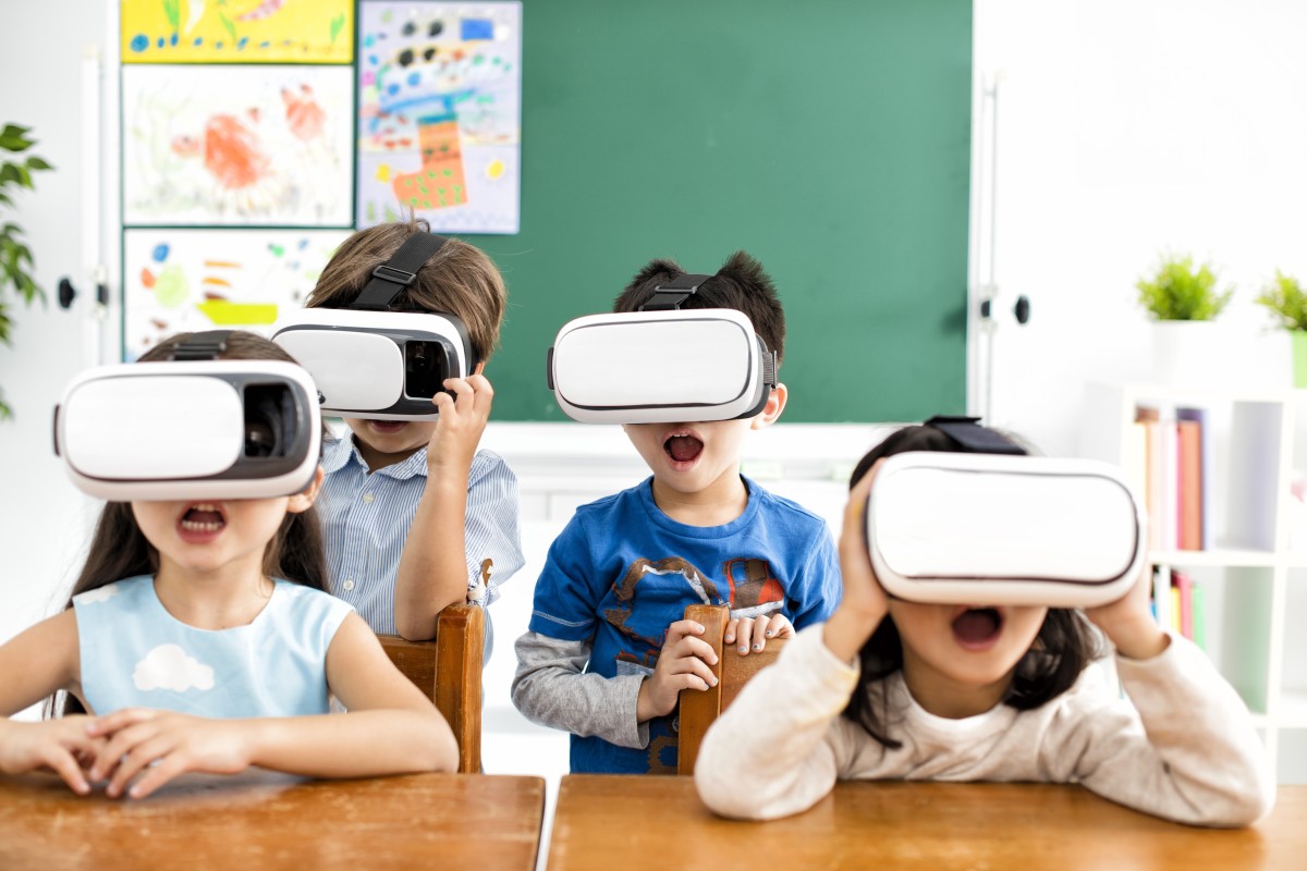 New edtech innovation, such as the use of virtual reality and augmented reality during classes, can motivate learning while allowing students to study more efficiently. Photo: Shutterstock