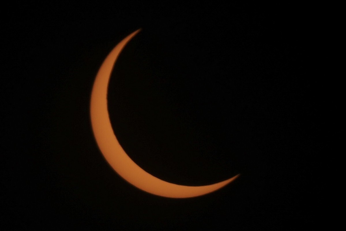 Wallpaper Partial Solar Eclipse Gives Hong Kong Public A Father S Day Treat Desktop Wallpaper Free