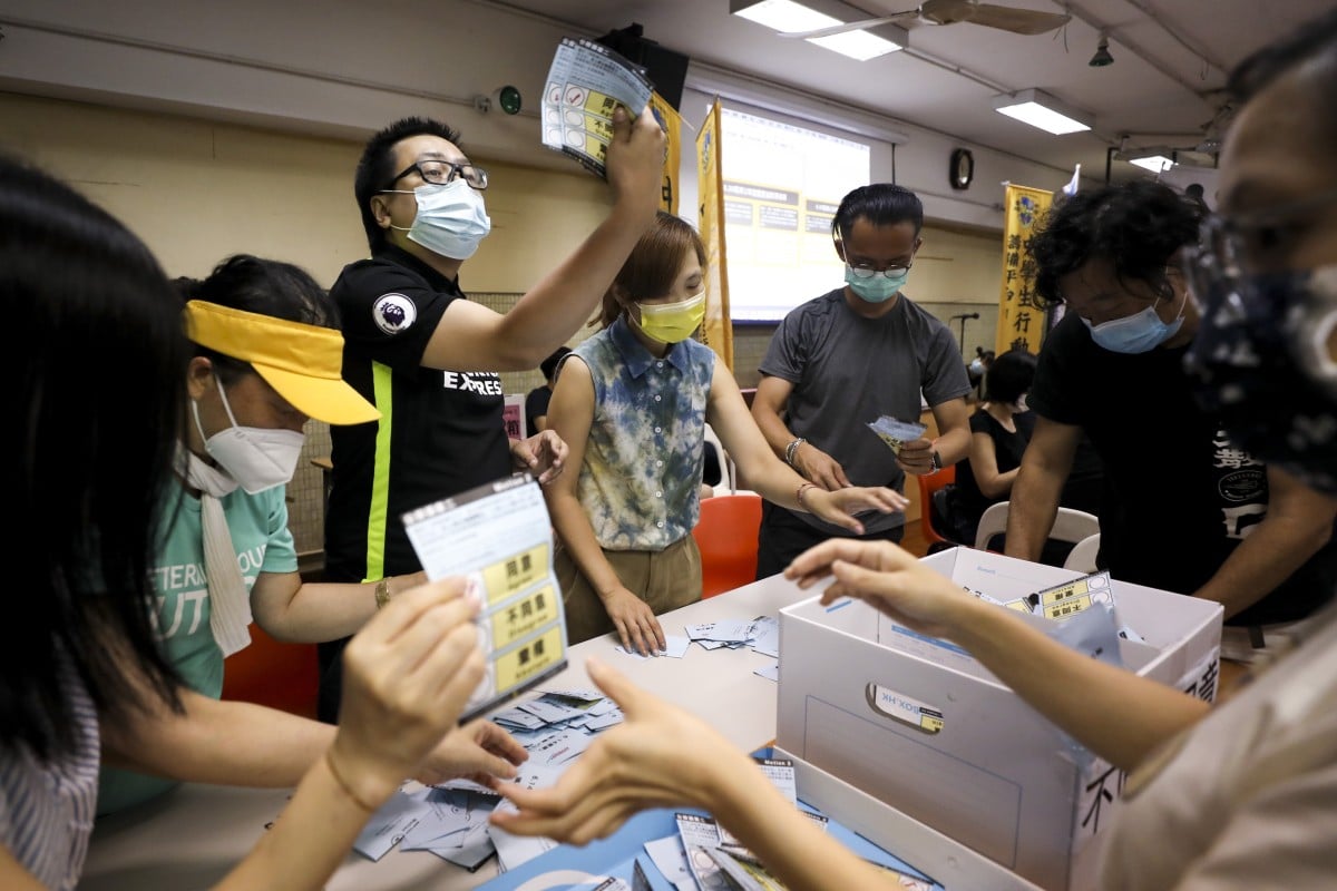 Volunteers count the ballots in Tsz Wan Shan after the poll closed at 9pm. Photo: Xiaomei Chen