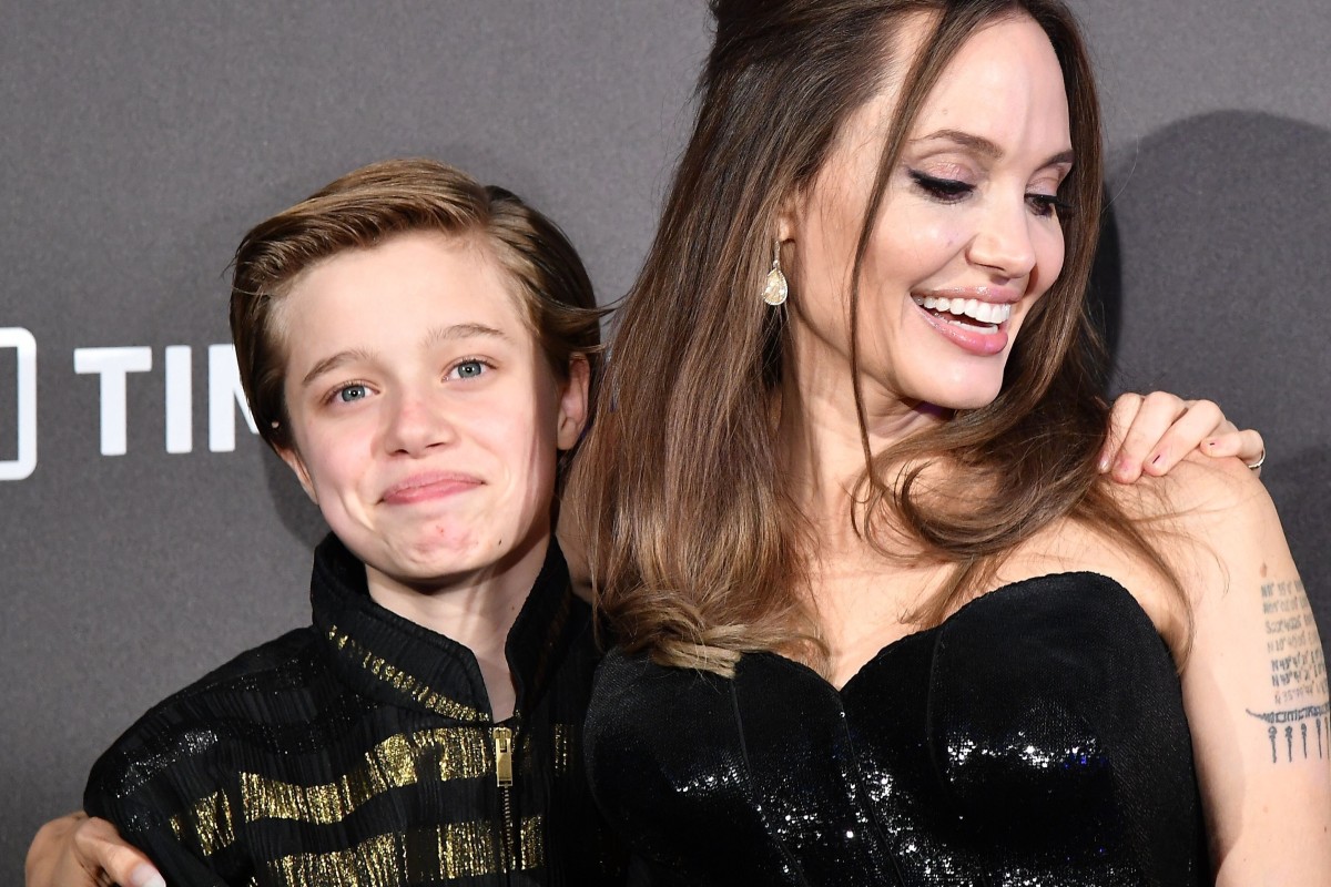 Angelina Jolie Supports Shiloh In Crutches After Revealing She Got Hip Surgery Hollywood Pipeline