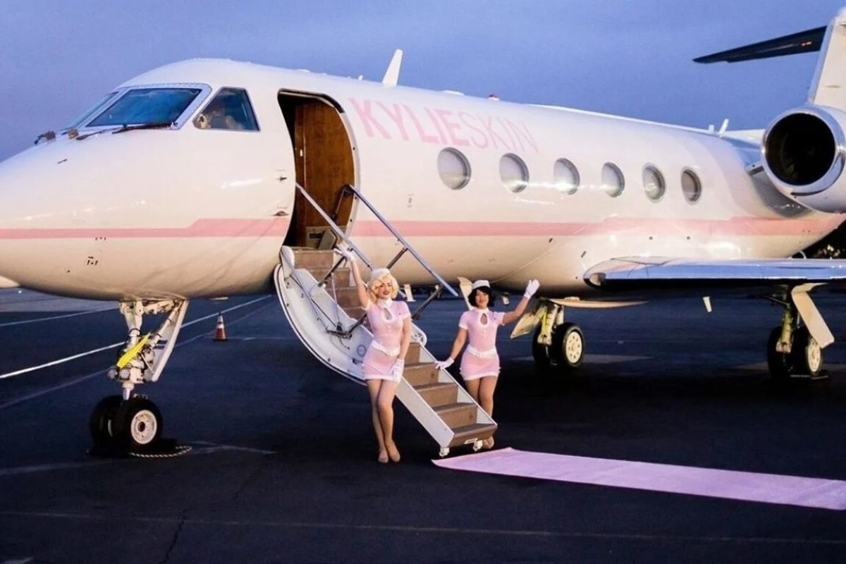 What kind of plane does Oprah own?