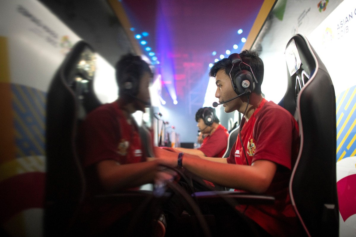 The Indonesian team competes in an esports match as an exhibition sport at the 2018 Asian Games in Jakarta on August 28, 2018. Photo: AFP