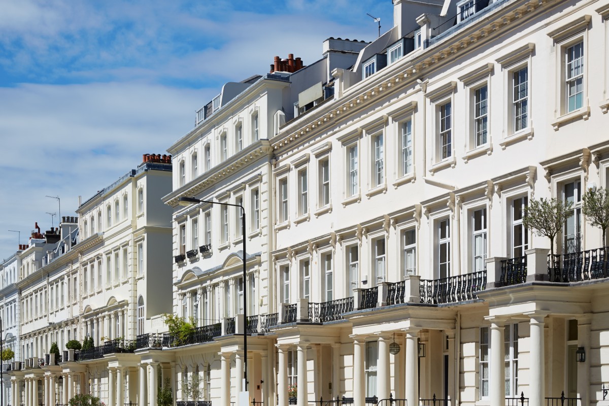 House buyers can be disappointed when they hastily sign the contract on their dream London house, only to have their mortgage application rejected. Photo: Shutterstock
