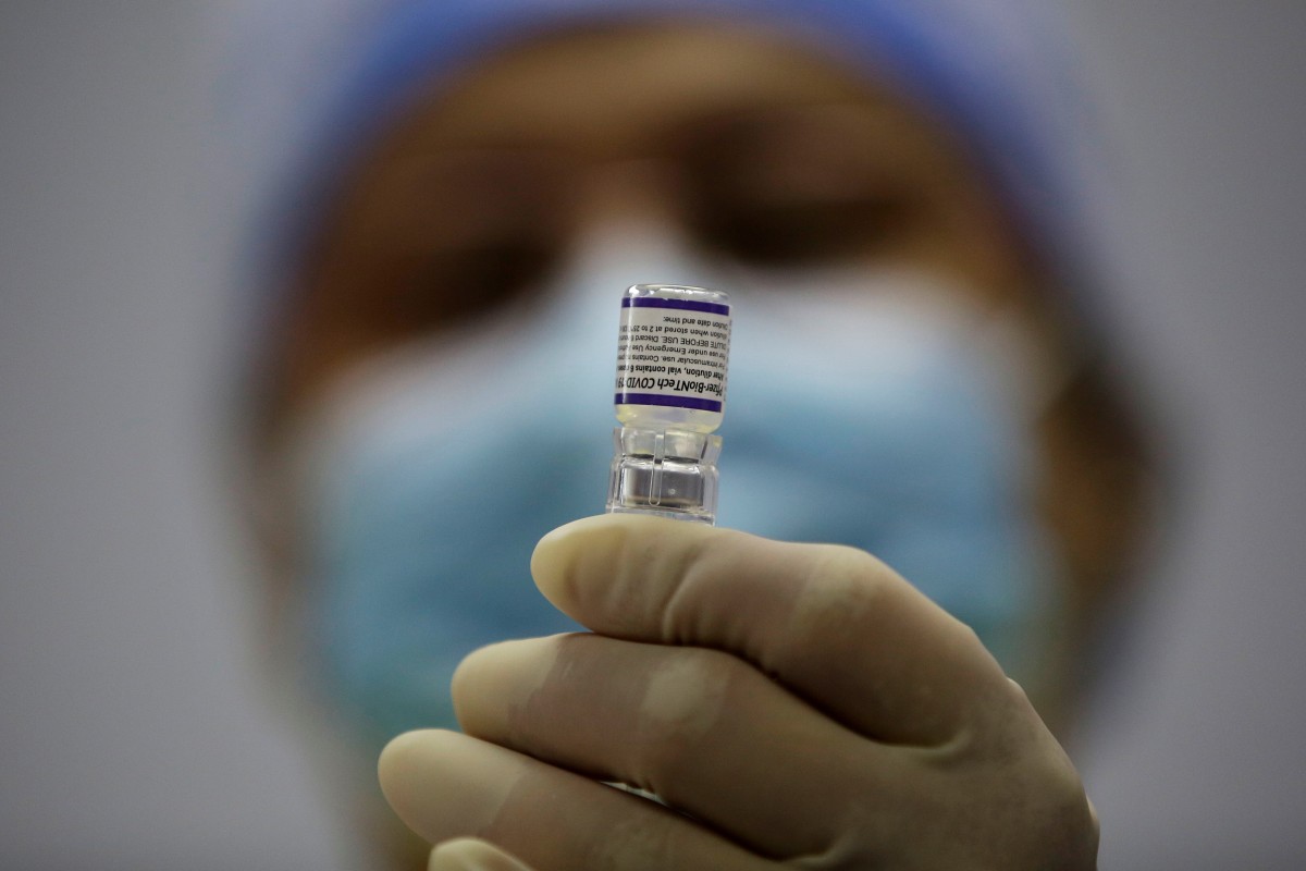 The International Monetary Fund (IMF) has warned the current vaccination rate inconsistencies across countries could also worsen the supply and demand mismatch, and it predicts price pressures on food, oil and housing will persist into 2022 for some developing economies. Photo: EPA-EFE