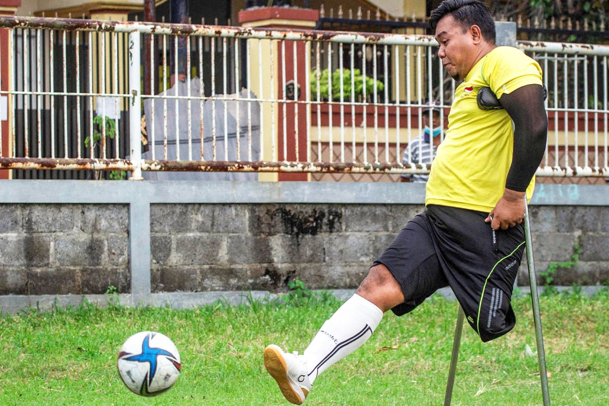 Indonesian amputees chase football dreams