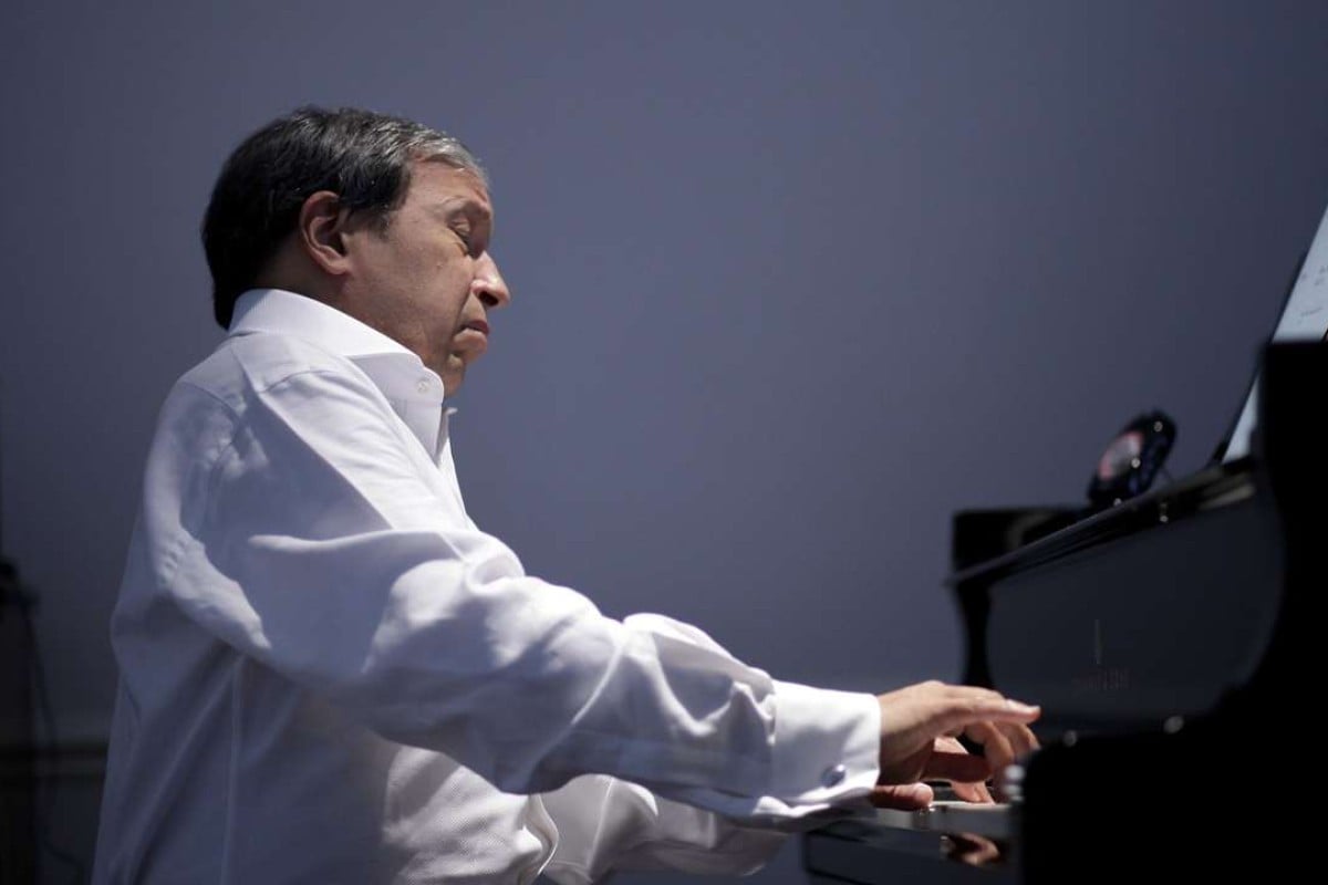 How pianist Murray Perahia seeks out the message in music he plays