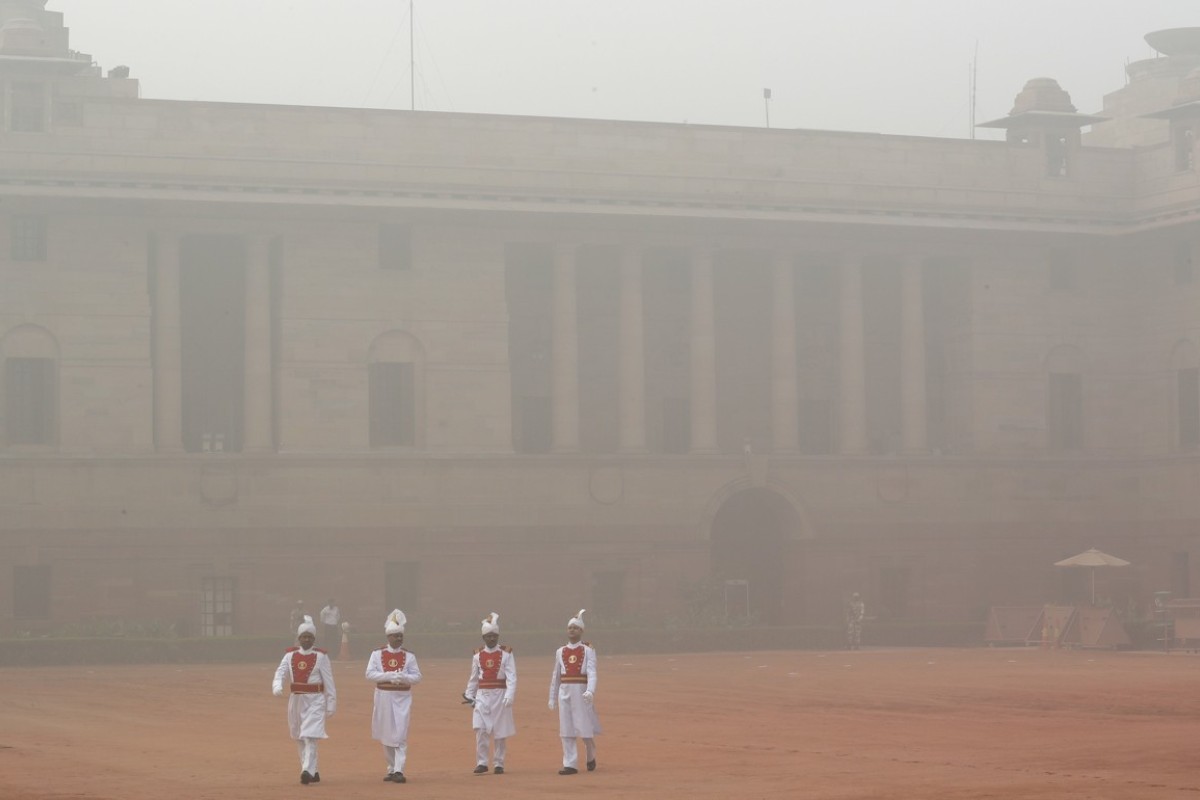 Doctors warn of health emergency in 'unlivable' New Delhi as smog blankets  India's capital