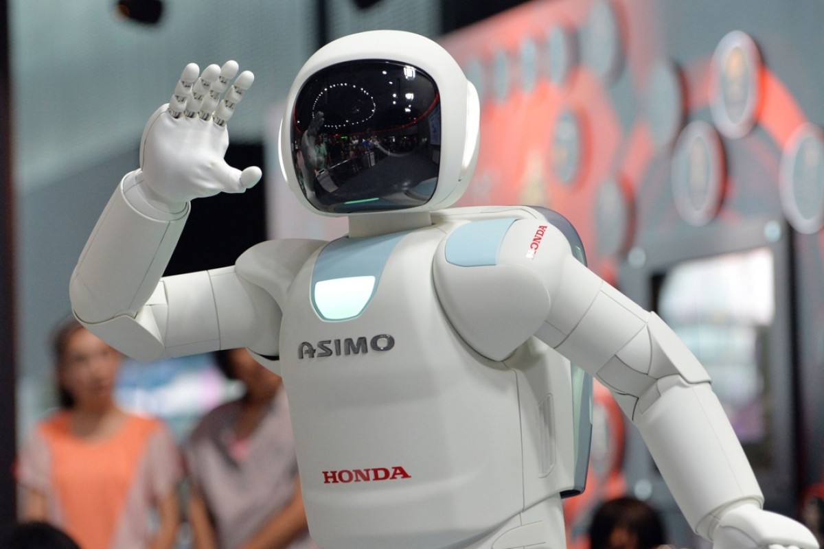 Famous store humanoid robots