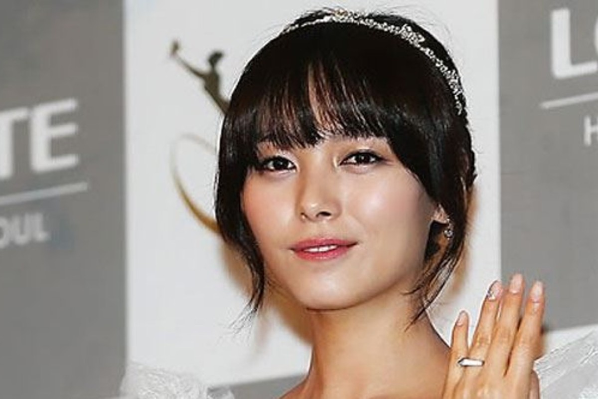 CELEB] Sunye is back as an independent wonder girl with solo EP