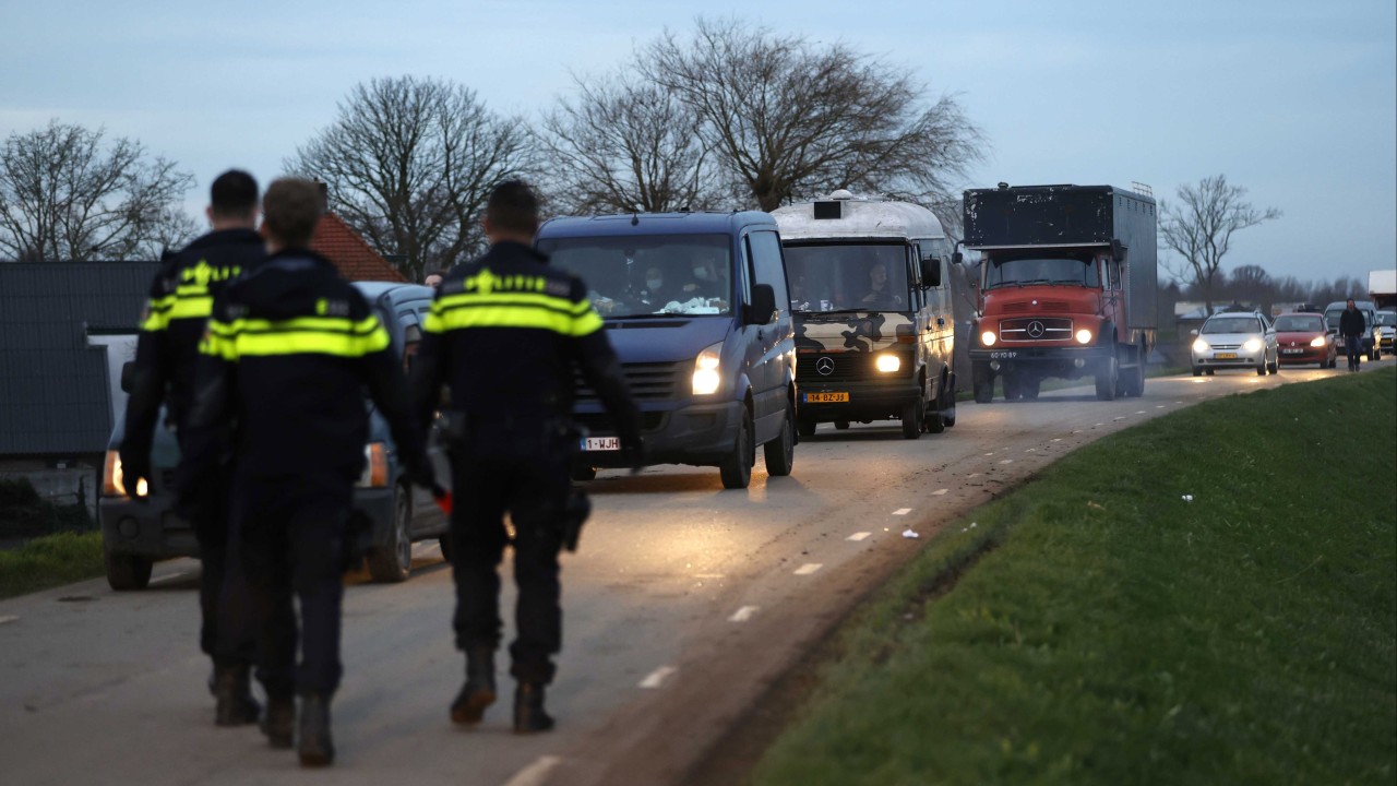 Coronavirus: Dutch police raid rave party in breach of Covid-19 rules thumbnail