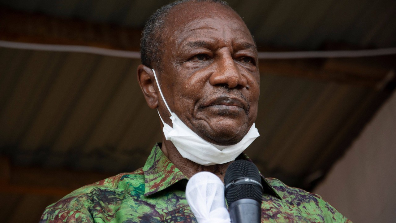 Gine, devrik cumhurbaşkanı Alpha Conde'yi cinayetten yargılayacak