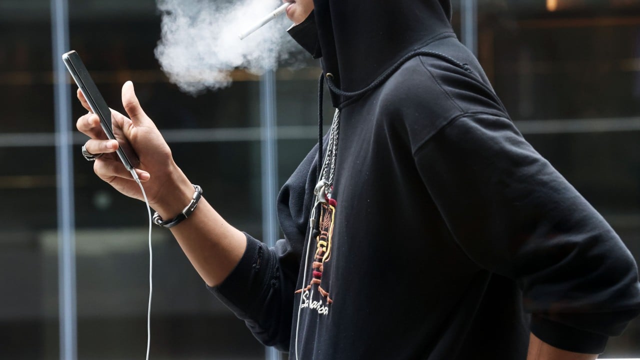Smoking prevalence rate drops to new low of 9.5 per cent in Hong Kong, but ‘significant’ increase in use of e-cigarettes