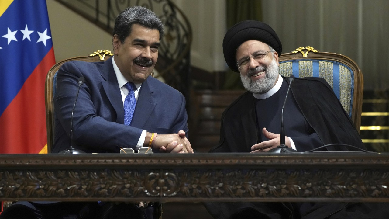 Yaptırımlardan etkilenen İran, Venezuela ile 20 yıllık işbirliği anlaşması imzaladı; Müttefikler Washington'a direnme sözü verdi