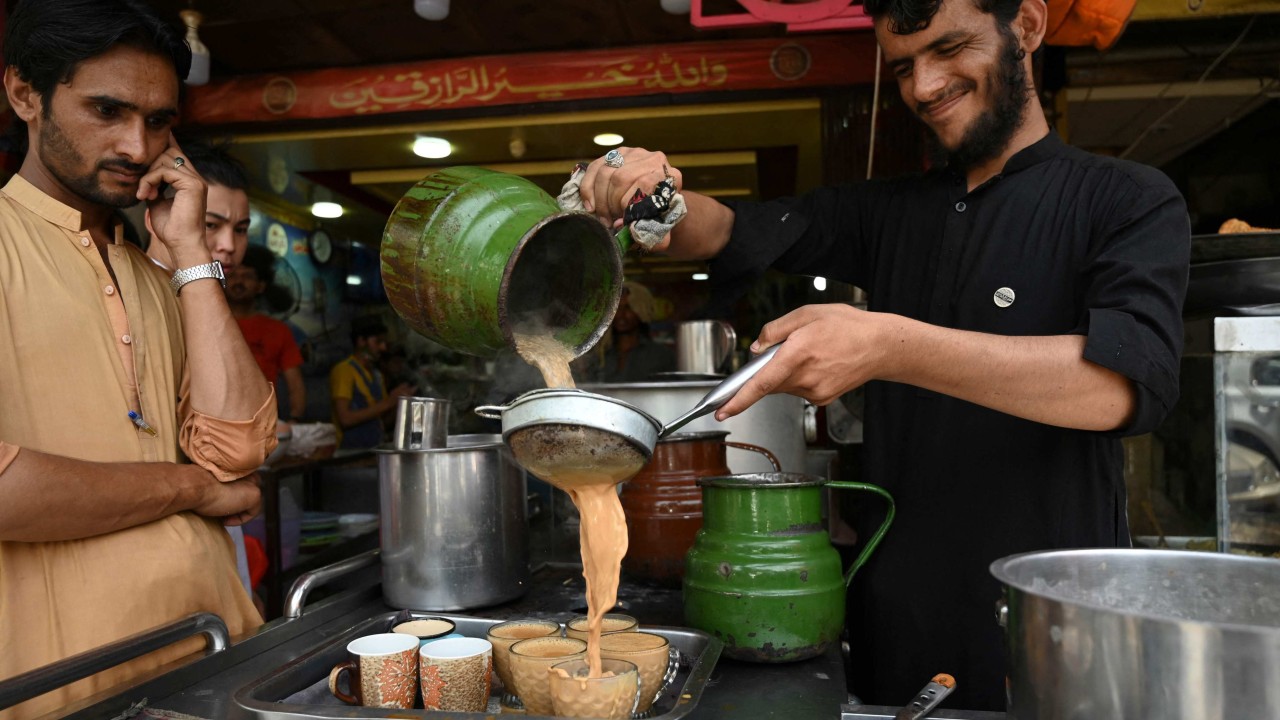 Pakistan loves chai so much, it may need to export green tea to fund its addiction