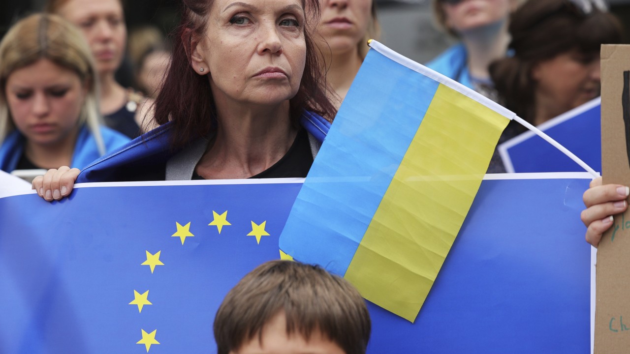 Ukrayna, doğudaki savaş 'korkunç doruğa' girerken AB üyeliğine doğru adım atıyor