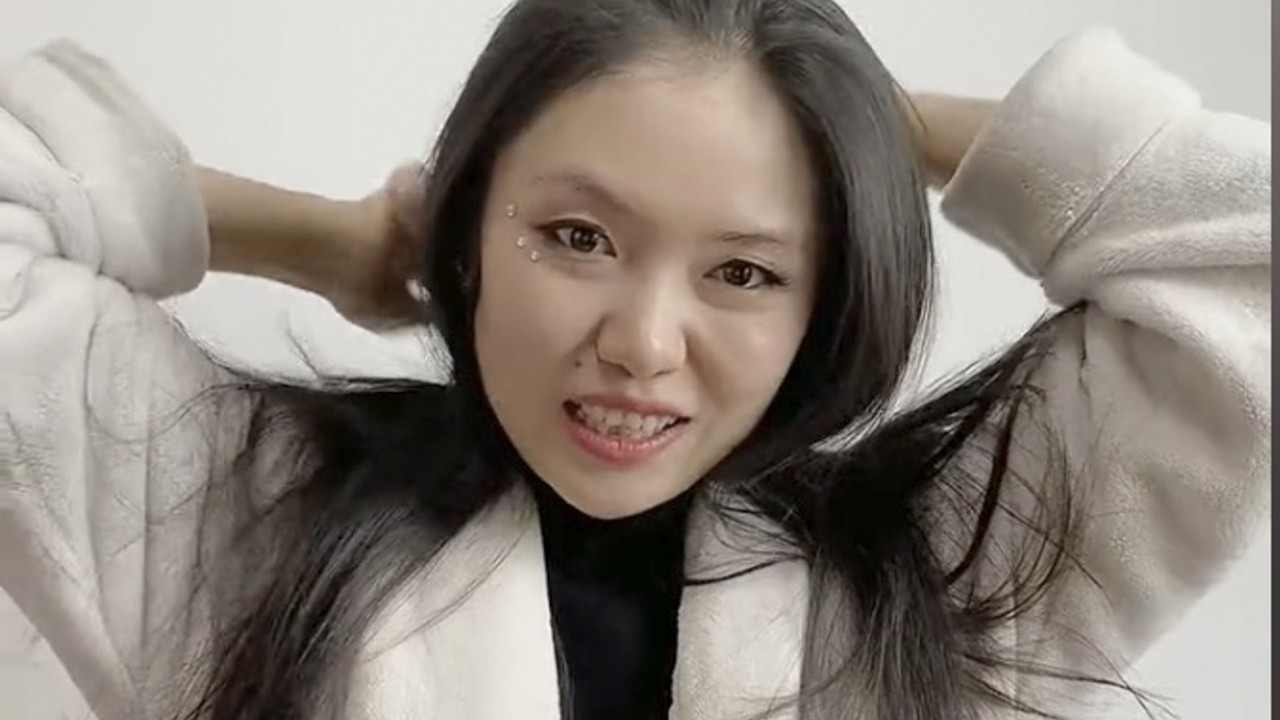中国盲人化妆师教数千名视障女性如何使用触觉化妆