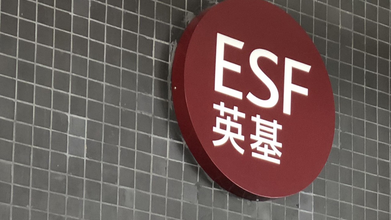 ESF grubundan Hong Kong'un Uluslararası Bakalorya sınavlarında mükemmel puan alan kişilerin yaklaşık yüzde 60'ı yurtdışında okumak için