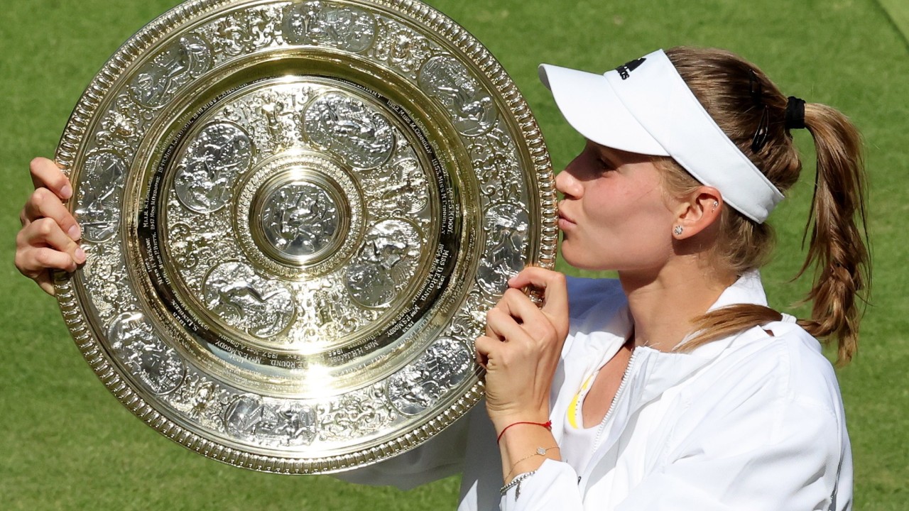 Moskova doğumlu Elena Rybakina, Ons Jabeur'u geçerek tekler Wimbledon şampiyonluğuna ulaştı