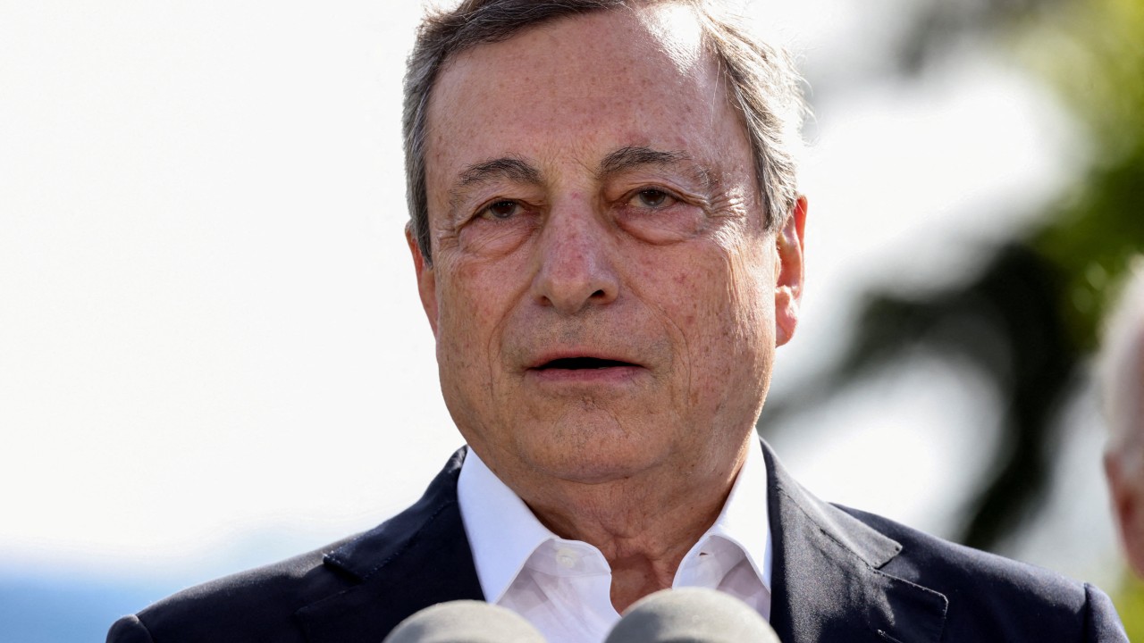 İtalya Başbakanı Mario Draghi istifa etmeyi teklif etti, ancak cumhurbaşkanı istifasını reddetti