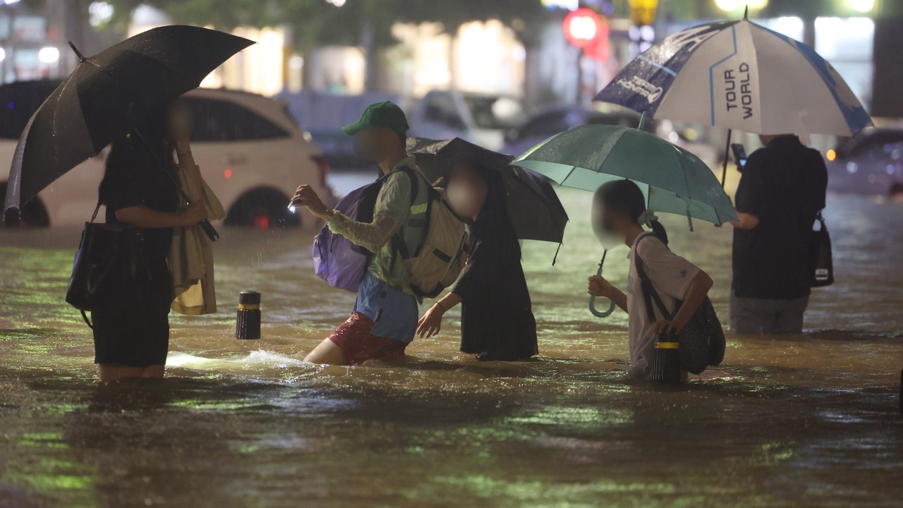 At least 7 die in South Korea as record rain swamps Seoul