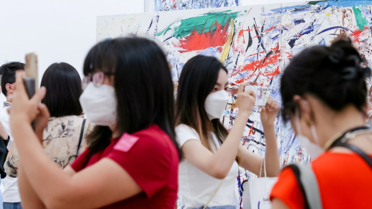 中国的艺术市场和展览场景会很快从新冠疫情的停摆中恢复过来吗？