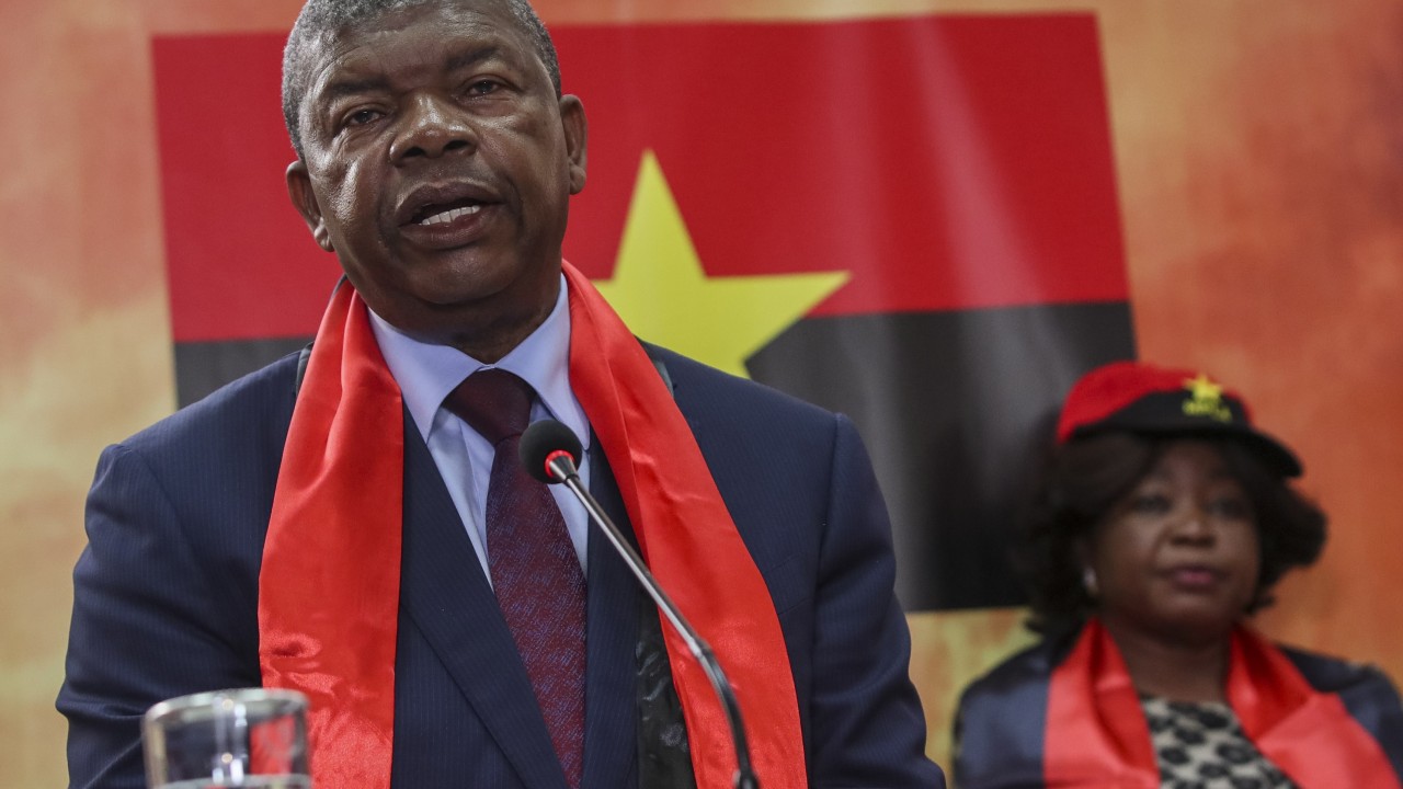 Angola'nın iktidardaki MPLA partisi, uzun kuralı uzatan bölücü seçimleri kazandı