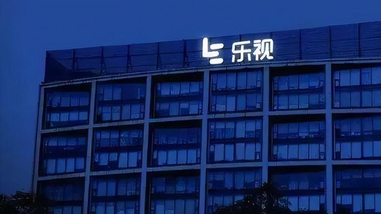 Çinli internet firması LeTV'nin geri kalanı Pekin ofisinden taşınırken, gözden düşmüş kurucu ABD yönetim kurulu savaşıyla savaşıyor