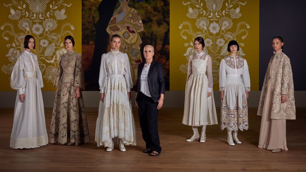 Dior 创意总监 Maria Grazia Chiuri 谈在男性主导的时尚行业和高级时装的包容性上工作