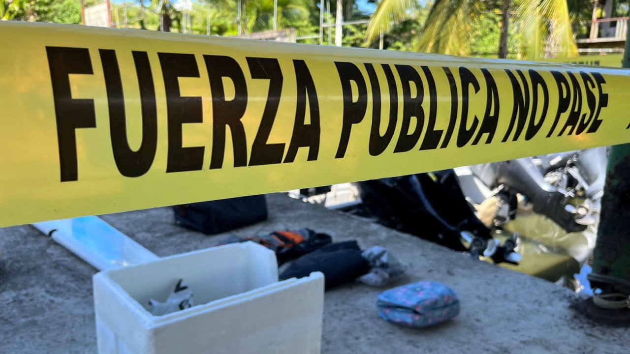 Kosta Rika açıklarında Karayipler'de küçük bir uçak kazasında altı kişi öldü