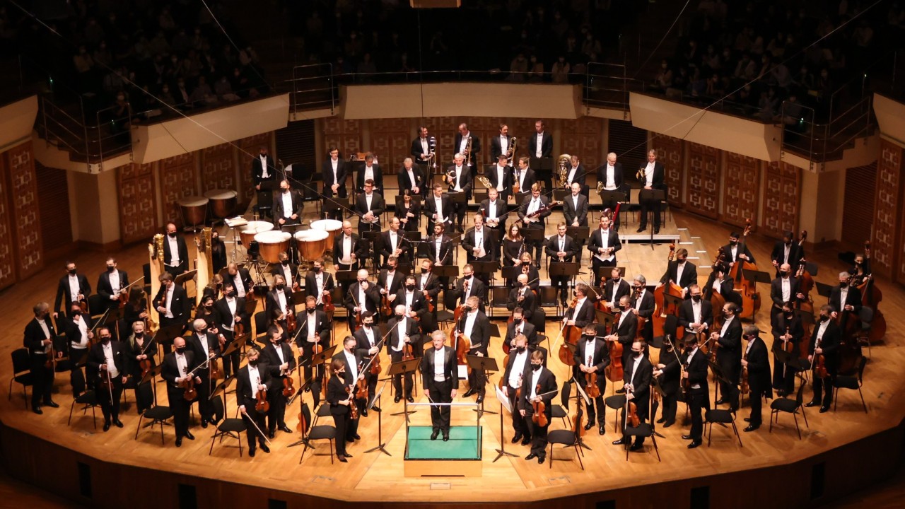 在香港举行的维也纳爱乐音乐会上，乐团独特的音色和柔和的肌肉为耳朵提供了一场盛宴。