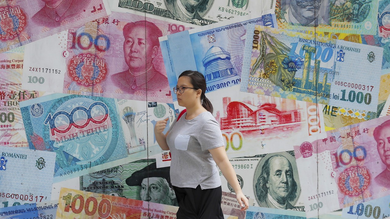 Çin'in forex rezervleri beklenmedik bir şekilde Ekim ayında 3.052 trilyon ABD Dolarına yükseldi, yetkililer 'genel istikrarı desteklemek' için