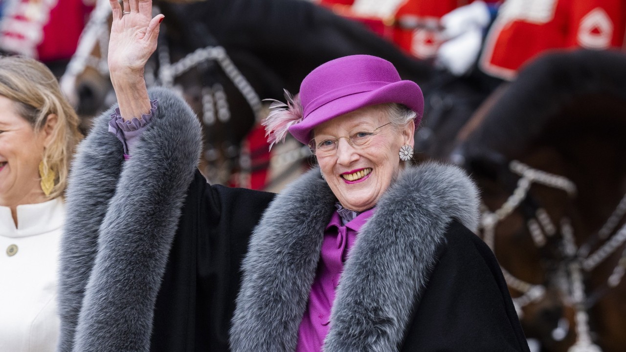 Danimarka Kraliçesi Margrethe, ailesiyle tartıştıktan sonra jübile kalabalıklarını sevindirdi