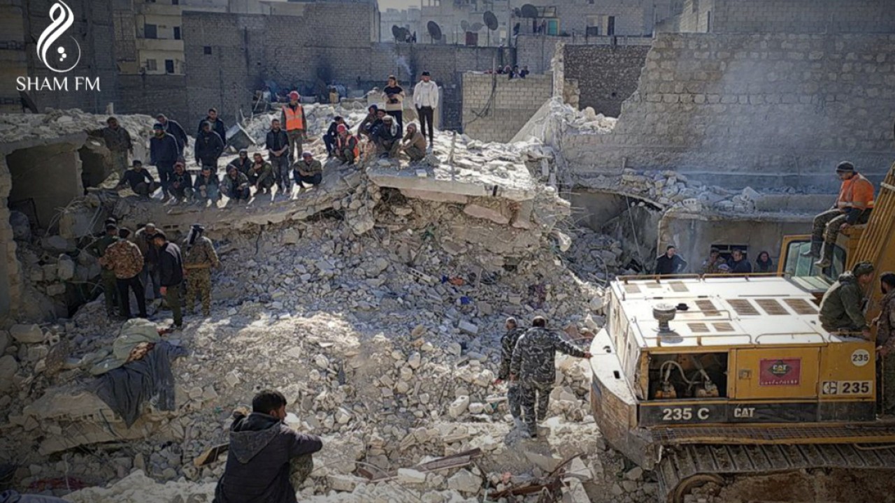 16 dead after building collapse in war-damaged Syrian city of Aleppo