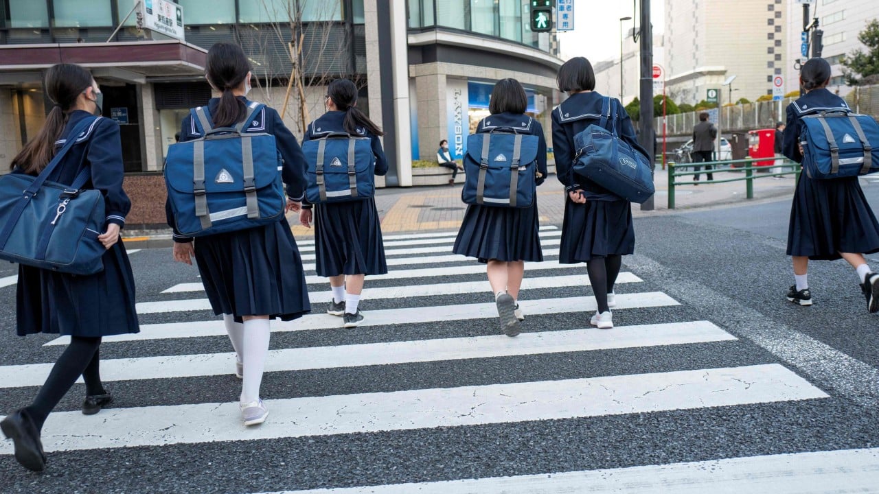 Japonya, faks mesajlarında okulları bombalamakla, öğrencileri ve öğretmenleri 'öldürmekle' tehdit eden kişinin peşinde