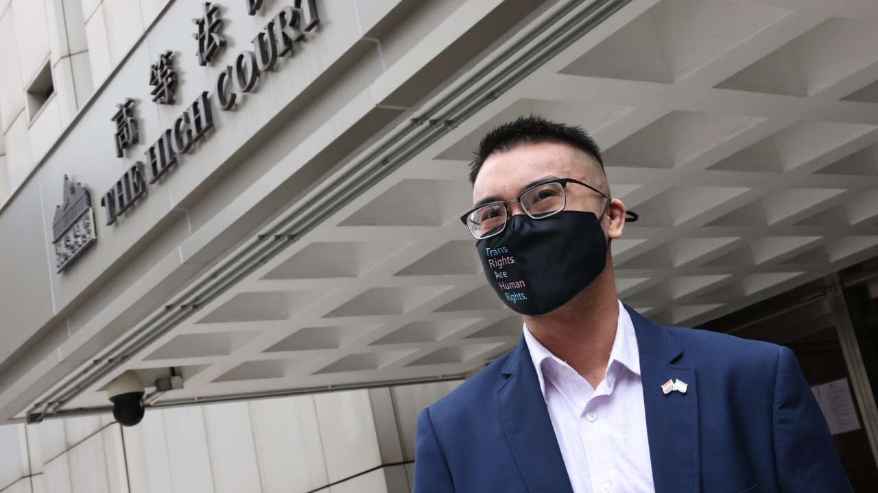 'Hong Kong'un transseksüel topluluğu içindeki çeşitliliği göstermek istiyorum': kimlik kartı cinsiyet değişikliği için mahkeme savaşında aktivist Henry Edward Tse kitap yayınladı