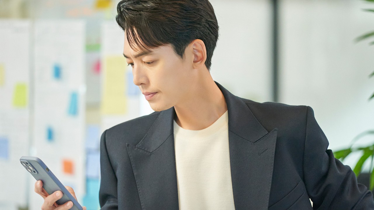 K-drama star Jung Kyung-ho, who in Crash Course in Romance plays a fragile celebrity maths teacher, talks about his sensitive roles