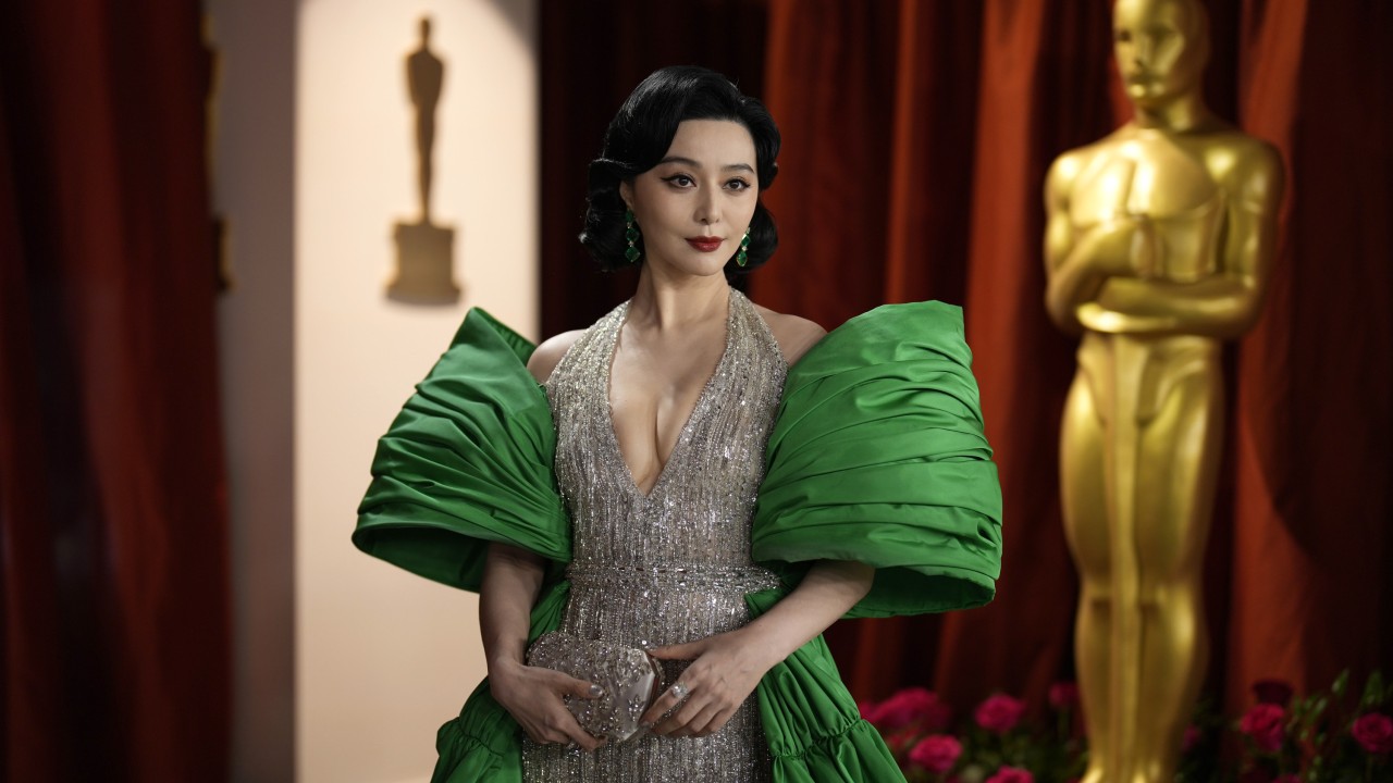 Chinese film star Fan Bingbing makes rare appearance at the Oscars in Los Angeles