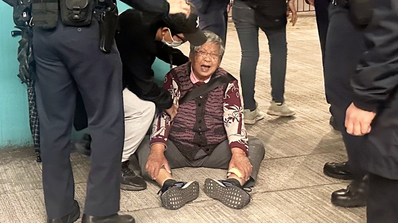 'Merhaba Hong Kong'u unutun, yaşlı kadın işportacı fiyaskosundan sonra 'Kalpsiz Hong Kong' muyuz?