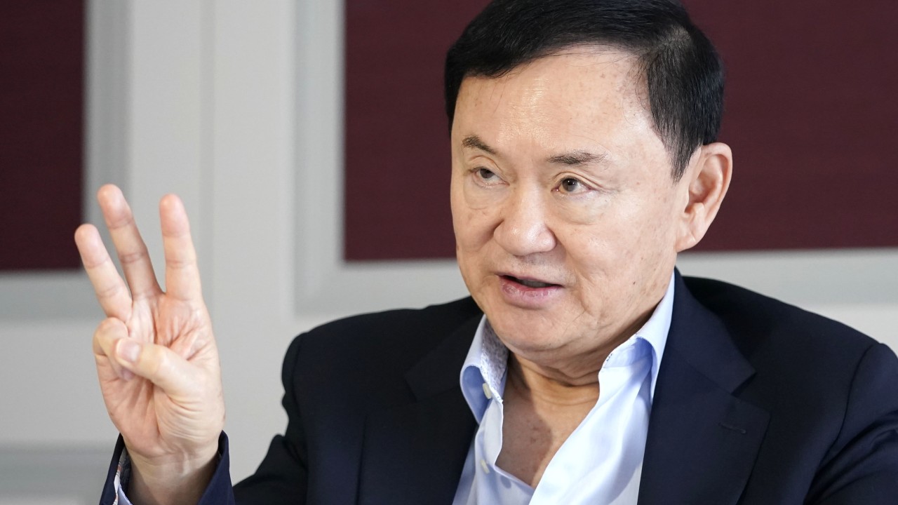 Tayland'ın eski Başbakanı Thaksin Shinawatra sürgünden dönme sözü verdi, hapis cezasıyla karşı karşıya